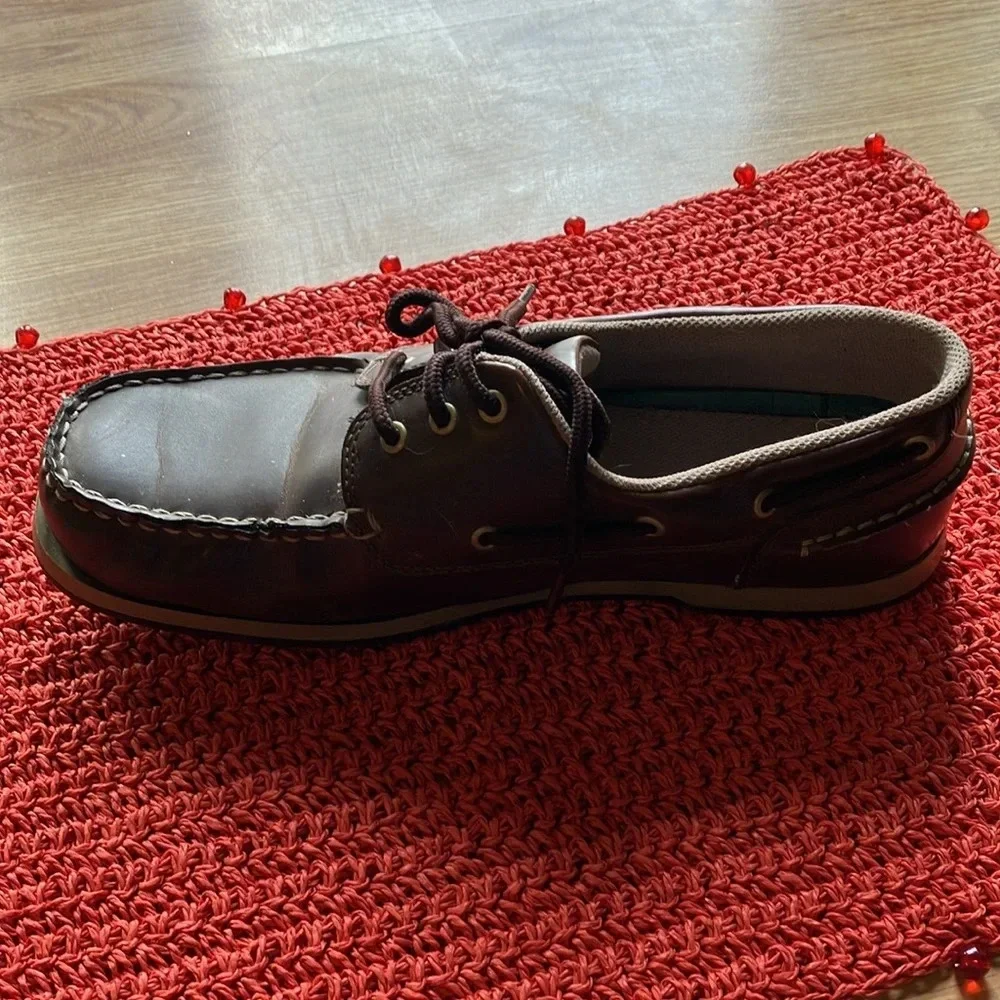 Men’s Faded Glory dark brown casual lace-up boat shoes. Size 9. Preowned.
